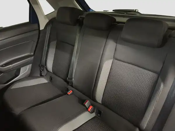 VW POLO (9/16)