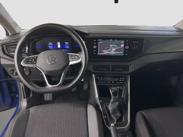VW POLO (10/16)