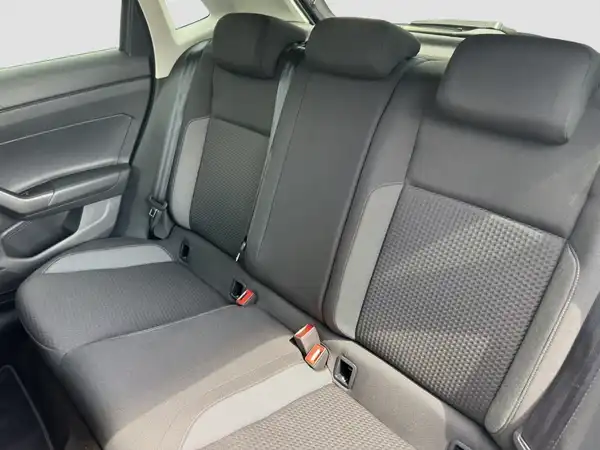 VW POLO (9/16)