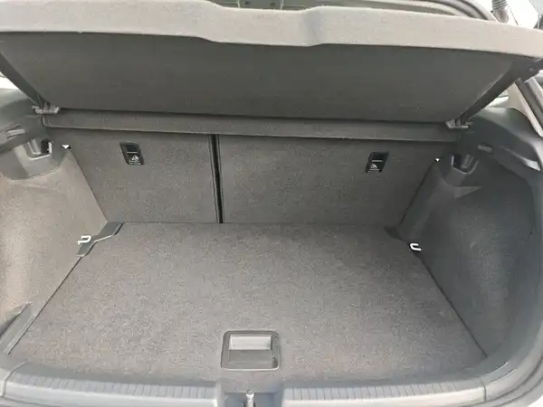 VW POLO (13/16)