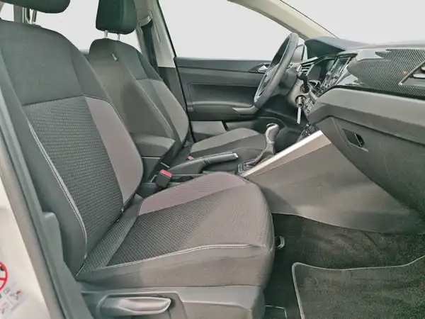 VW POLO (14/16)