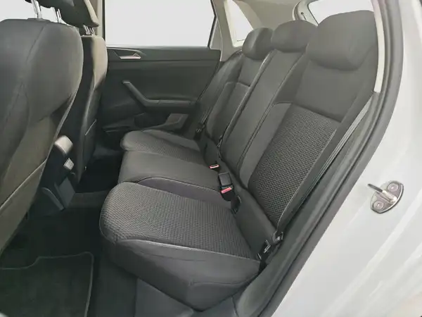 VW POLO (9/16)