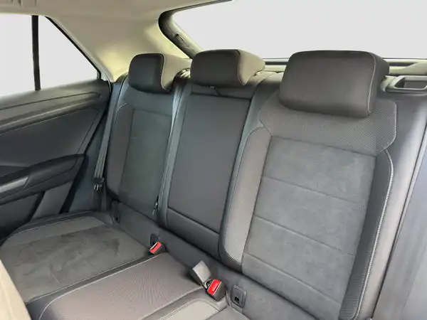VW T-ROC (9/16)