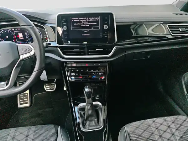 VW T-ROC (12/16)
