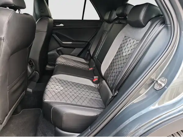 VW T-ROC (9/16)