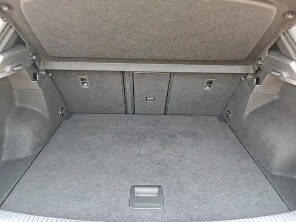 VW T-ROC (13/17)