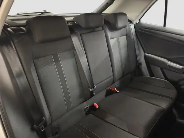 VW T-ROC (15/16)