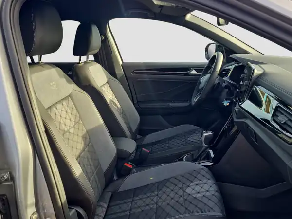 VW T-ROC (14/16)