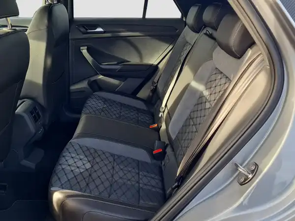 VW T-ROC (9/16)