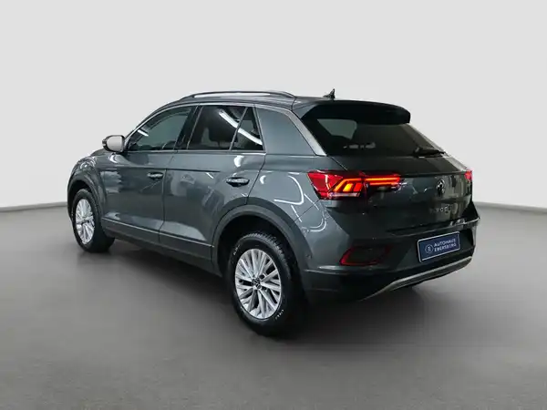 VW T-ROC (7/16)
