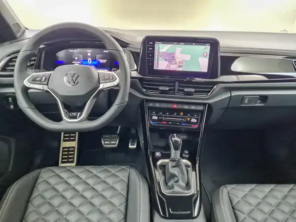 VW T-ROC CABRIOLET (10/16)