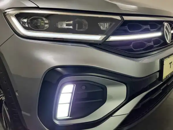 VW T-ROC (14/18)