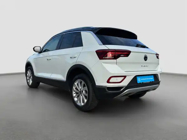 VW T-ROC (6/15)