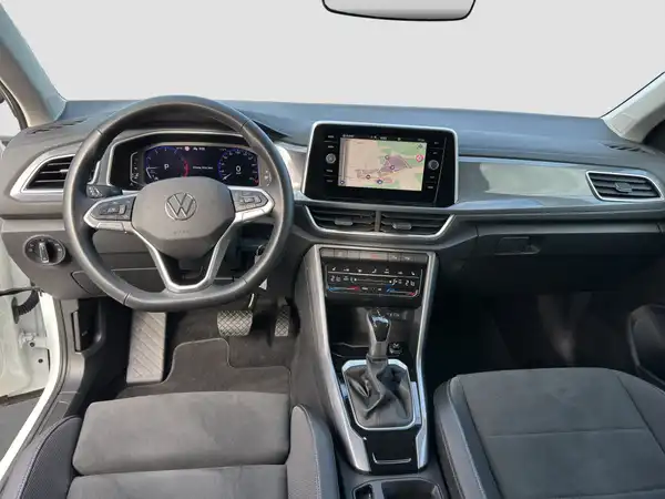 VW T-ROC (9/15)