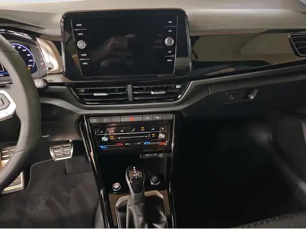 VW T-ROC CABRIOLET (12/16)