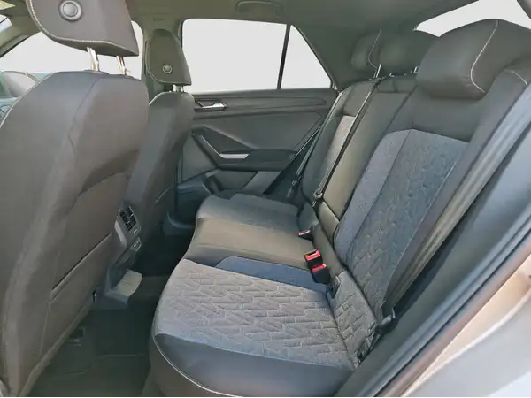 VW T-ROC (9/12)