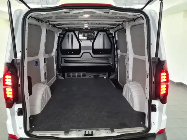 VW T7 (11/16)