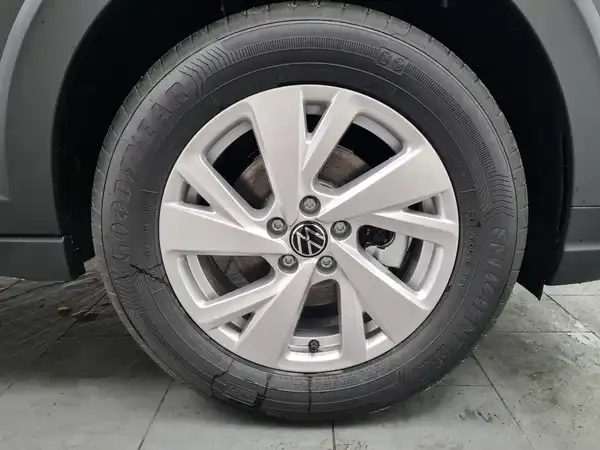 VW TAIGO (15/18)