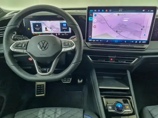 VW TIGUAN (14/18)