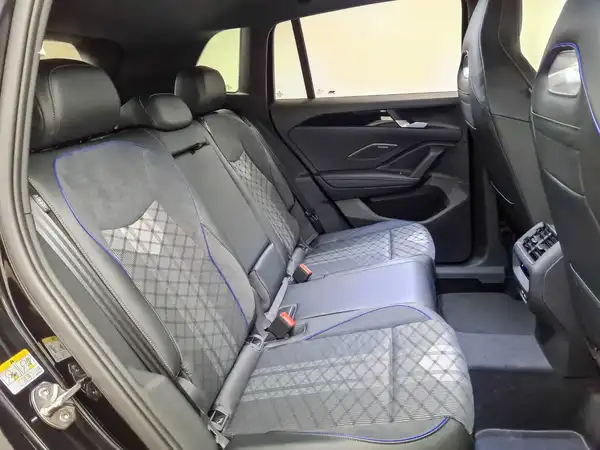 VW TIGUAN (16/18)