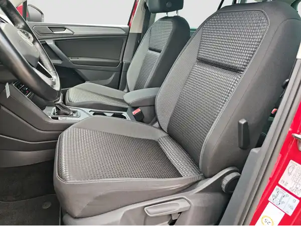 VW TIGUAN (8/16)
