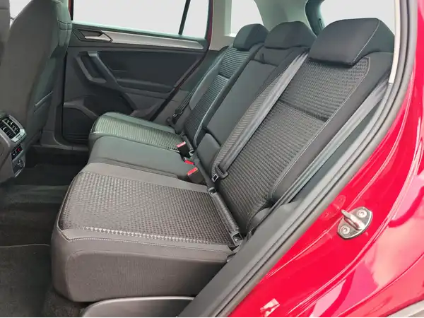 VW TIGUAN (9/16)