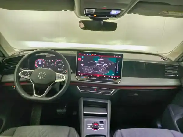 VW TIGUAN (10/18)