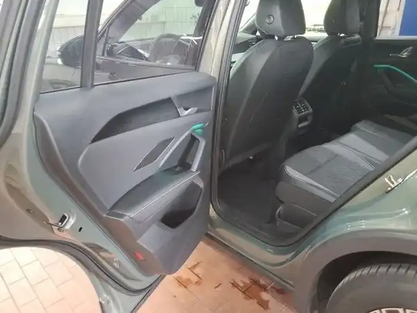 VW TIGUAN (6/9)