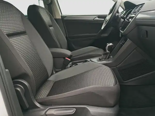 VW TIGUAN (14/16)