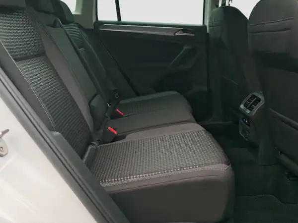 VW TIGUAN (15/16)