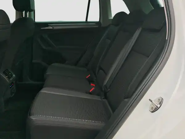 VW TIGUAN (9/16)