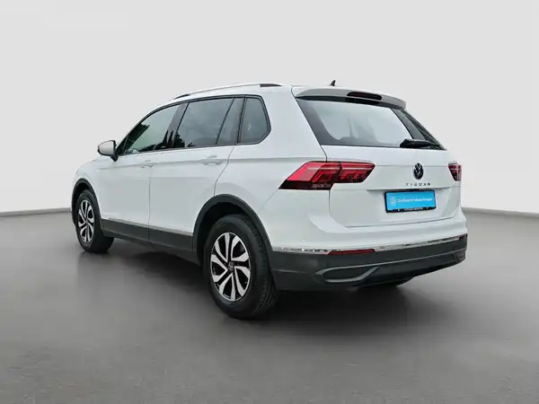 VW TIGUAN (7/16)