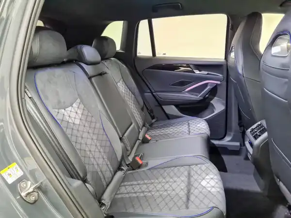VW TIGUAN (16/18)