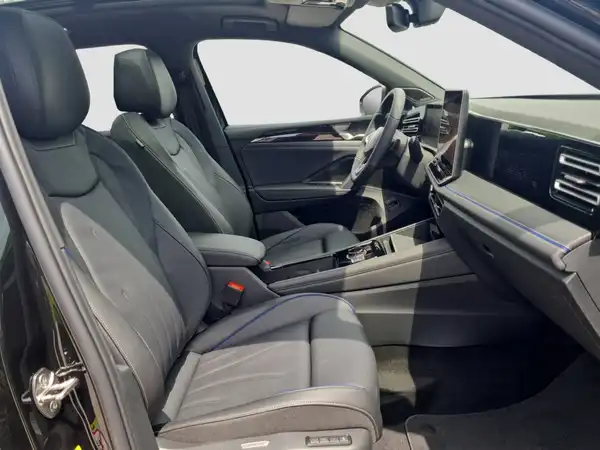 VW TIGUAN (15/17)
