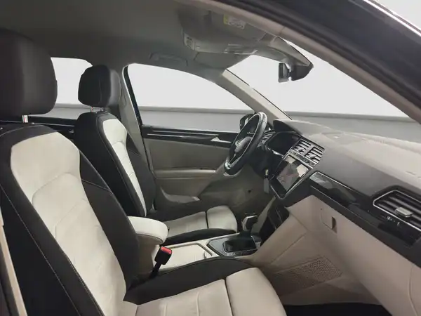VW TIGUAN (14/16)