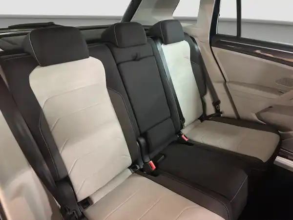 VW TIGUAN (15/16)