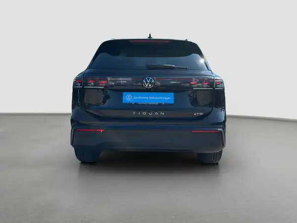 VW TIGUAN (6/16)