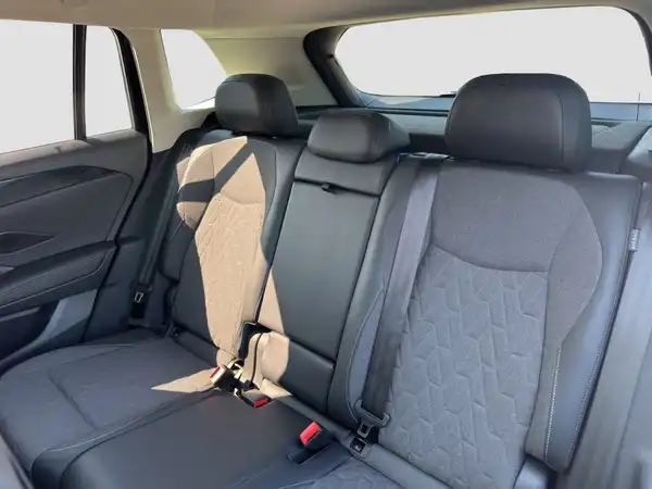 VW TIGUAN (9/16)