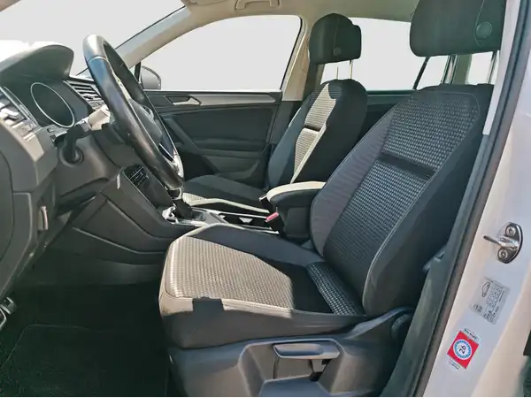 VW TIGUAN (8/16)