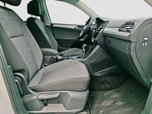 VW TIGUAN (14/16)