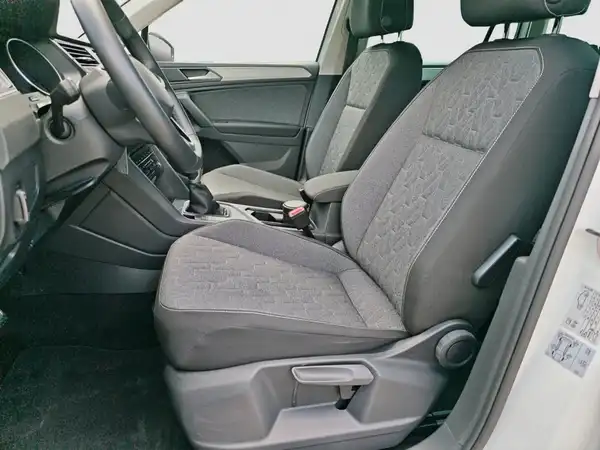 VW TIGUAN (8/16)