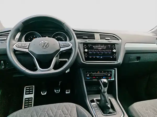 VW TIGUAN (10/16)