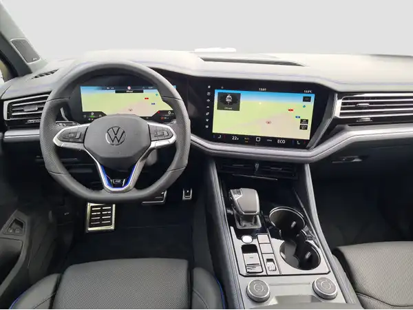 VW TOUAREG (10/16)