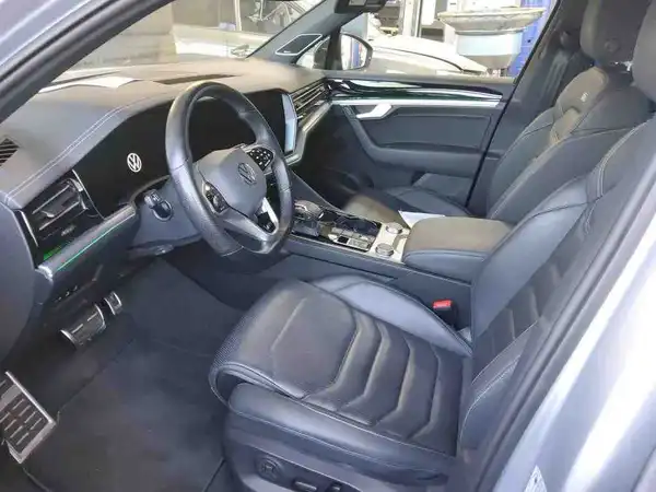 VW TOUAREG (5/5)