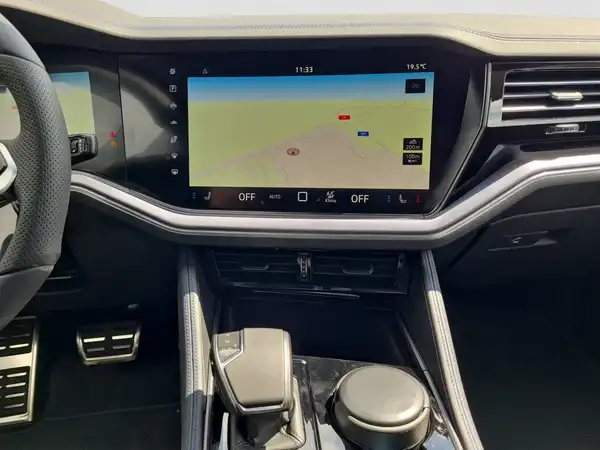VW TOUAREG (12/16)