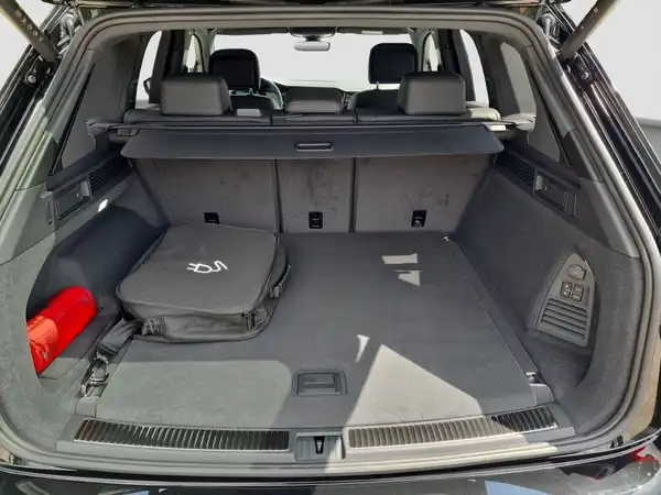 VW TOUAREG (13/16)