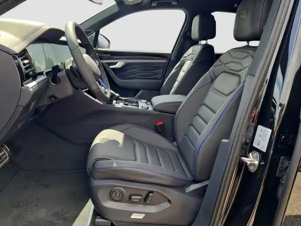 VW TOUAREG (8/16)