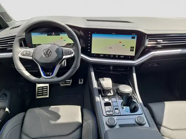 VW TOUAREG (10/16)