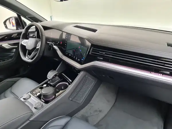 VW TOUAREG (18/18)