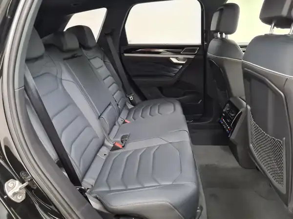 VW TOUAREG (16/18)